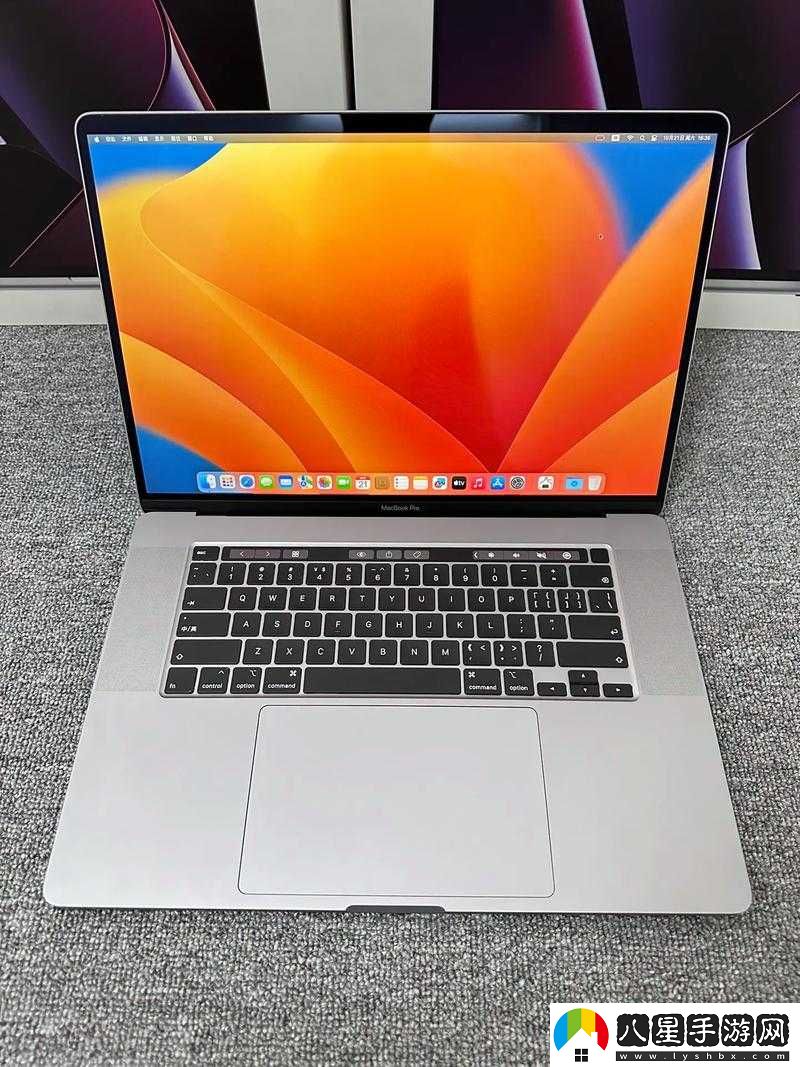 18-19MACBOOKPRO 高清-便攜與強大的完美結合