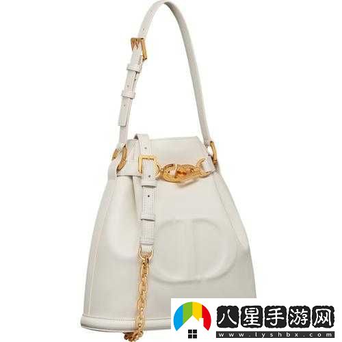 女生胸前的兩個(gè)大包包有什么用