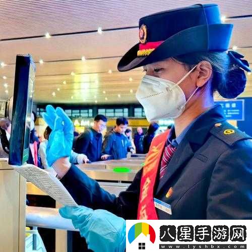 檢票員用下面檢票按尺寸上車(chē)