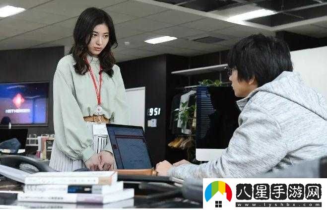 瞞著(zhù)丈夫說(shuō)在公司加班日劇
