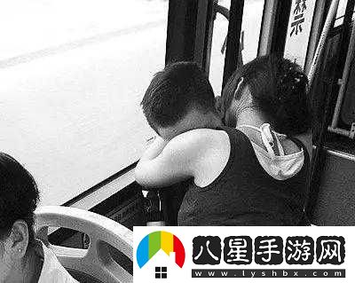 在公交車(chē)上弄高