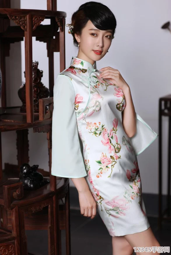 老師黑色雙開(kāi)真絲旗袍的寓意免費安裝，推薦指數：★★★★☆