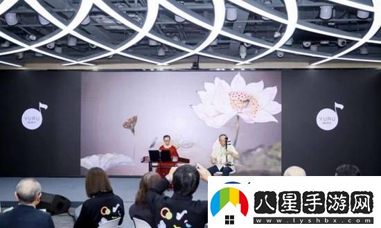 女流獻唱主題曲