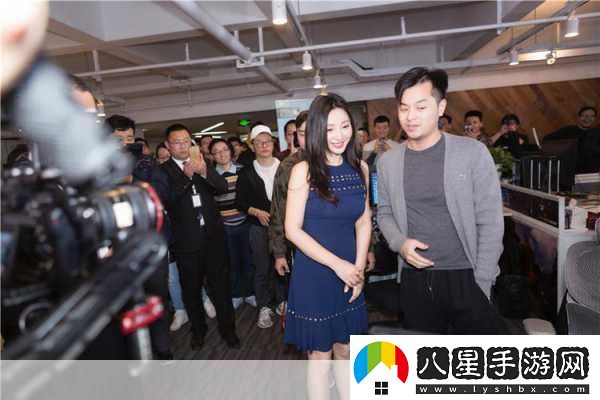 丁磊柳巖驚喜現身終結者2！跳傘開(kāi)黑燃爆戰場(chǎng)