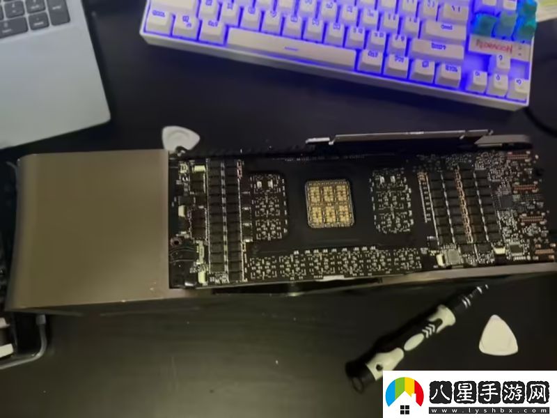 英偉達RTX4090Ti旗艦顯卡曝光尺寸龐大并采用四槽設計
