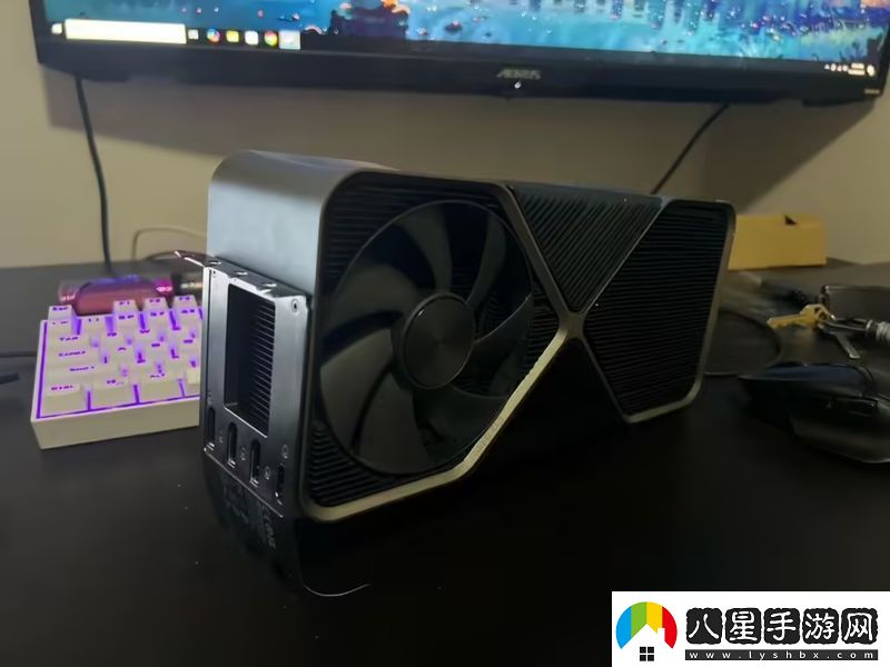 英偉達RTX4090Ti旗艦顯卡曝光尺寸龐大并采用四槽設計