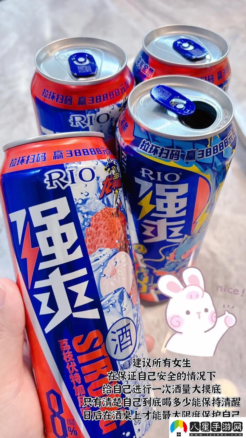 ?；ü槐粡娝?></p><p>這段視頻吸引了大量觀(guān)看和評論，大家紛紛在社交平臺上發(fā)表見(jiàn)解。有網(wǎng)友戲稱(chēng)：“這個(gè)公交車(chē)簡(jiǎn)直是流量密碼，?；ǖ镊攘o(wú)人能擋！”也有網(wǎng)友調侃道：“這不是公交車(chē)，這明明是接待明星的專(zhuān)車(chē)??！”人們不僅被?；ǖ拿利惡陀H和力吸引，更在議論中感慨公共交通的別樣溫暖。</p><p>在這段視頻中，?；ㄓ锰鹈赖男θ莺陀押玫膽B(tài)度化解了擁擠車(chē)廂帶來(lái)的不適感，反而讓人感受到了與人之間的溫情。一些常年乘坐公交的乘客對此深有體會(huì )，他們表示，公交車(chē)是城市生活的一部分，誰(shuí)能想到這樣平凡的場(chǎng)景中，竟然能綻放出如此真實(shí)動(dòng)人的美麗。</p><p>社交媒體的火熱討論，也引發(fā)了人們對于公共交通文化的思考。在快節奏的生活中，人們往往忽視了與陌生人之間的互動(dòng)，也許正是這種親切的交流，能夠讓原本冰冷的城市生活多一份溫暖。</p>            </div>
            <div   class=