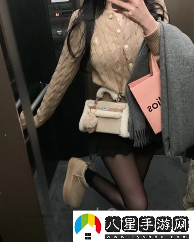 一邊下奶一吃敷視頻好幾個(gè)人