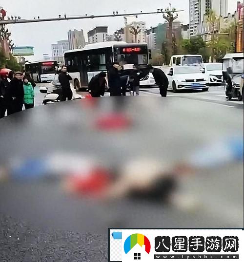 在公交車(chē)上被撞了八次高