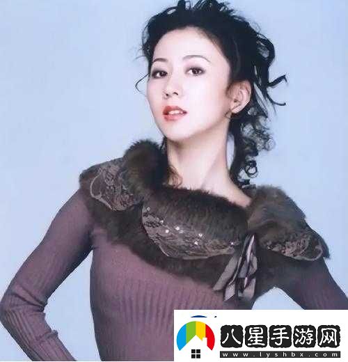 湯芳沐浴春光展現迷人曲線(xiàn)