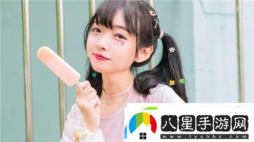 一面膜胸口一面吃下部位片段觀(guān)眾直言