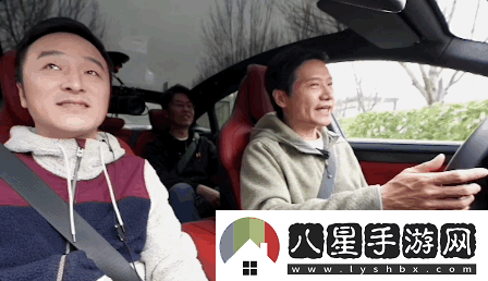 雷軍周末無(wú)休驗收小米「車(chē)位到車(chē)位」