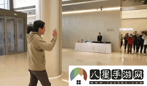 雷軍周末無(wú)休驗收小米「車(chē)位到車(chē)位」