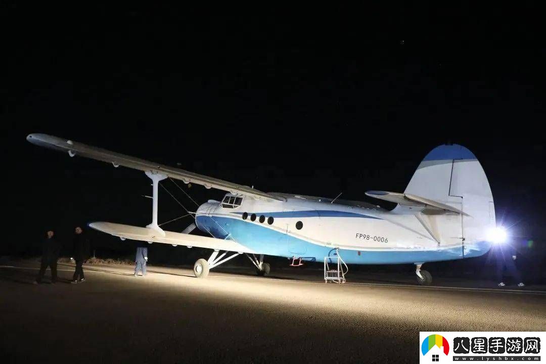 無(wú)人機“送鮮”！我國首條大型無(wú)人機城際物流航線(xiàn)首航成功