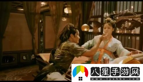 掌心原本沖著(zhù)劉詩(shī)詩(shī)去的