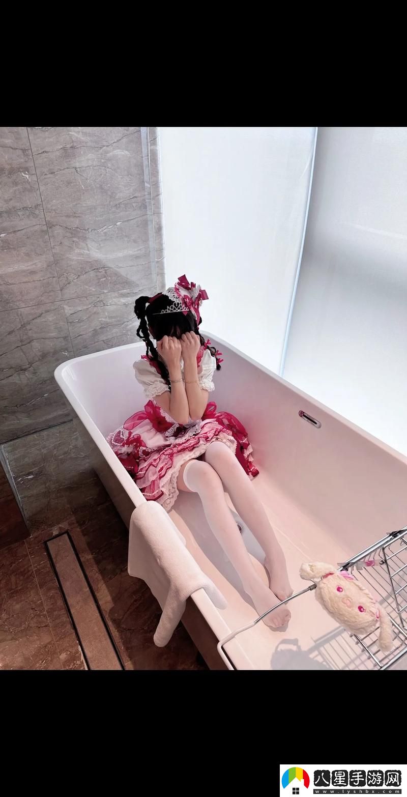 少蘿被?脫脫內內做運動(dòng)