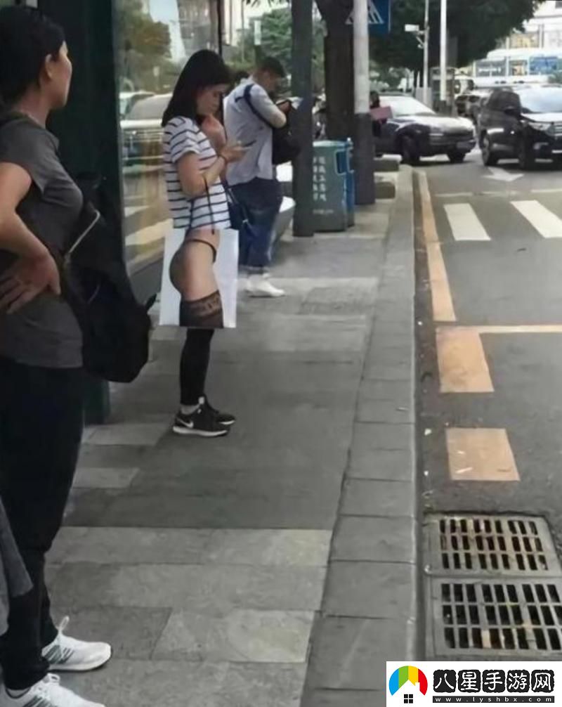 公交車(chē)上忘穿內褲被c好爽網(wǎng)友